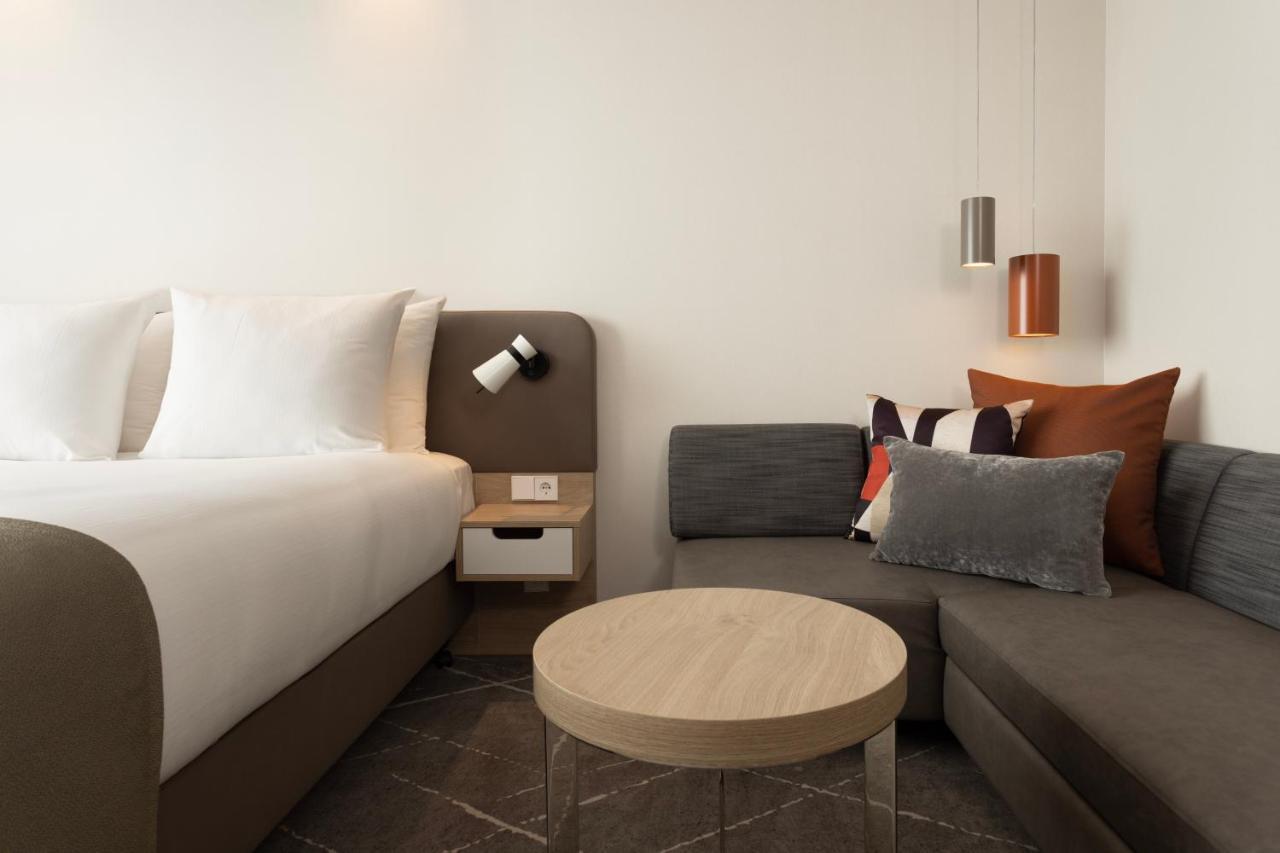 - Airport By Ihg Eindhoven