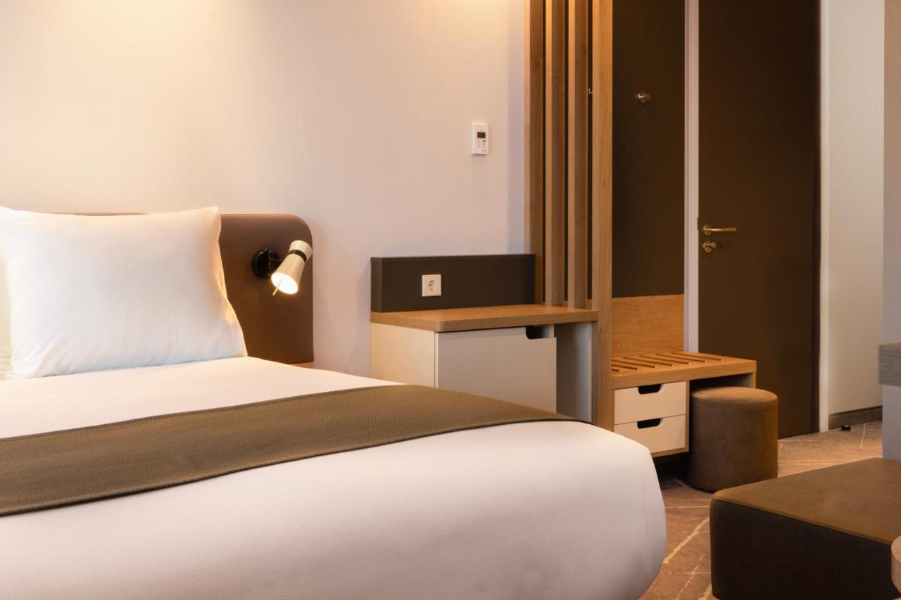 - Airport By Ihg Eindhoven